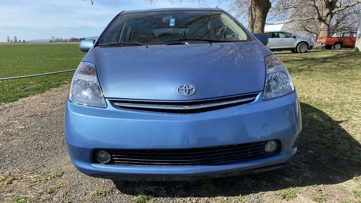 Oxygen sensors on Prius catalytic converter under natural garage light